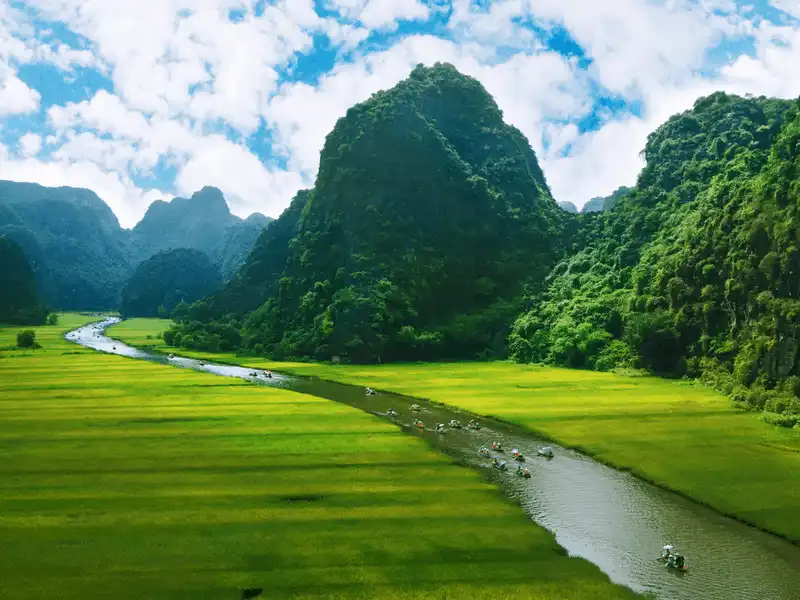 wanderlust tips goi y 15 diem du lich hap dan nhat cho nam 2018 1