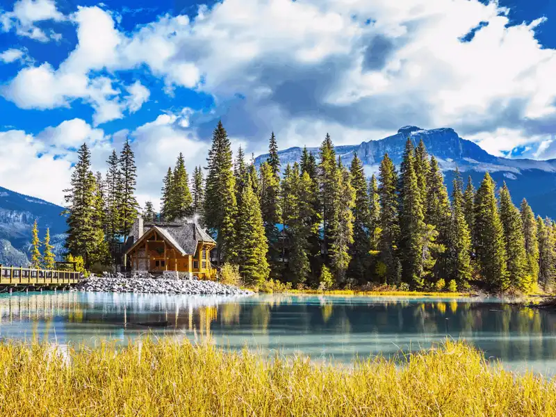 wanderlust tips goi y 15 diem du lich hap dan nhat cho nam 2018 7