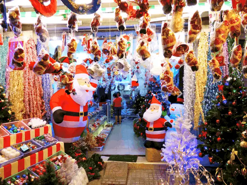 wanderlust tips goi y 7 dia diem don giang sinh o tp hcm 2