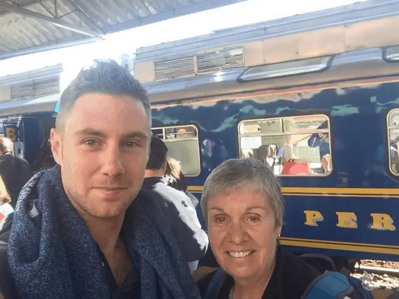 wanderlust tips johnny ward hanh trinh toi 197 quoc gia va hon nua 1