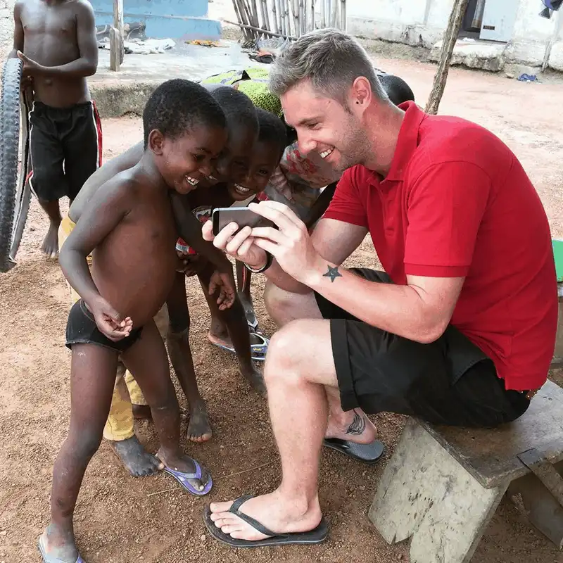 wanderlust tips johnny ward hanh trinh toi 197 quoc gia va hon nua 4