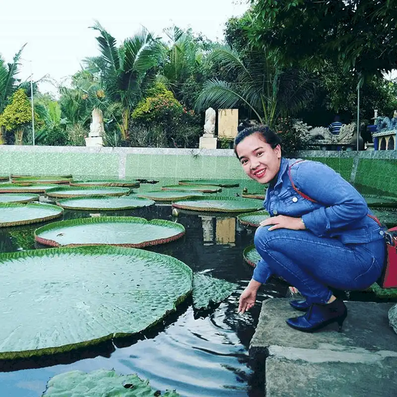 Khám phá loài sen lạ có thể "cõng" người ở chùa Phước Kiển, Đồng Tháp 6 wanderlust tips kham pha loai sen la co the cong nguoi o chua phuoc kien dong thap 6