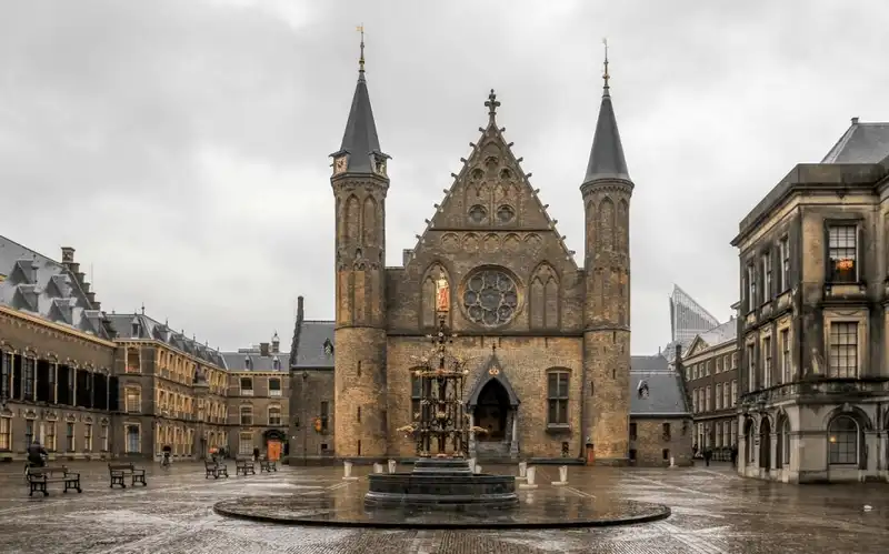 wanderlust tips kham pha ve dep dieu ki nhu trong co tich cua xu hoa tulip 14