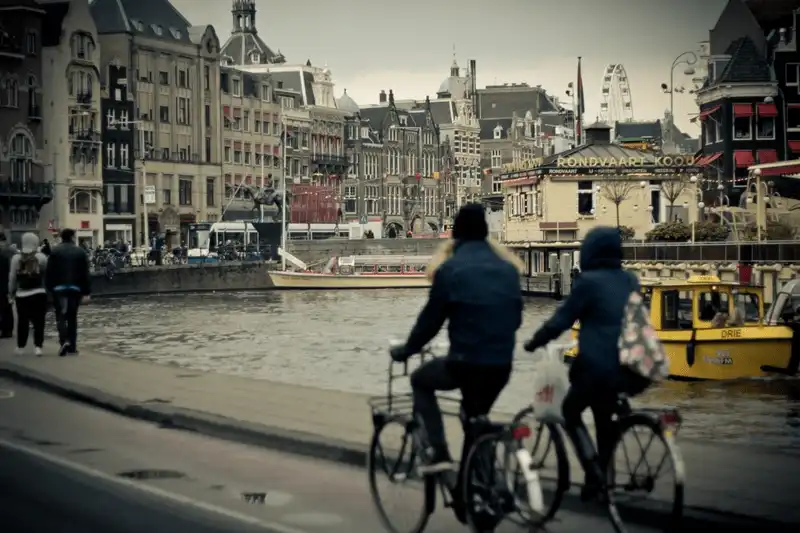 wanderlust tips kham pha ve dep dieu ki nhu trong co tich cua xu hoa tulip 20