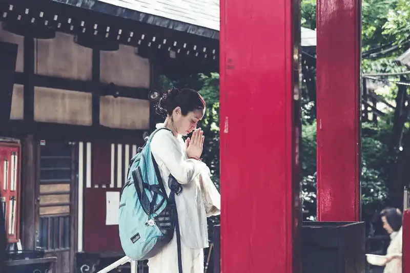 wanderlust tips ngam nhin cuoc song doi thuong binh di o tokyo hoa le 15