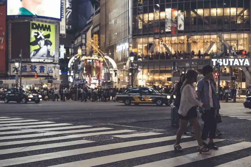 wanderlust tips ngam nhin cuoc song doi thuong binh di o tokyo hoa le 22