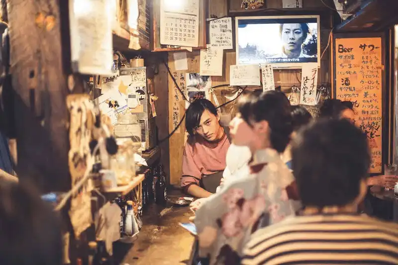 wanderlust tips ngam nhin cuoc song doi thuong binh di o tokyo hoa le 23