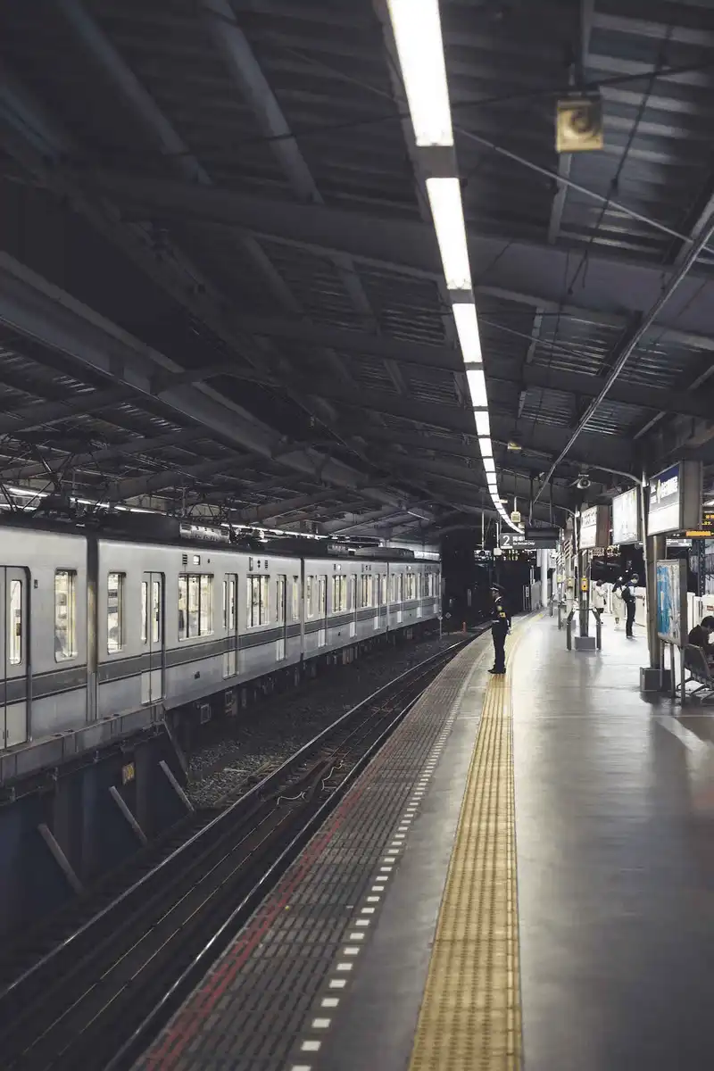 wanderlust tips ngam nhin cuoc song doi thuong binh di o tokyo hoa le 4