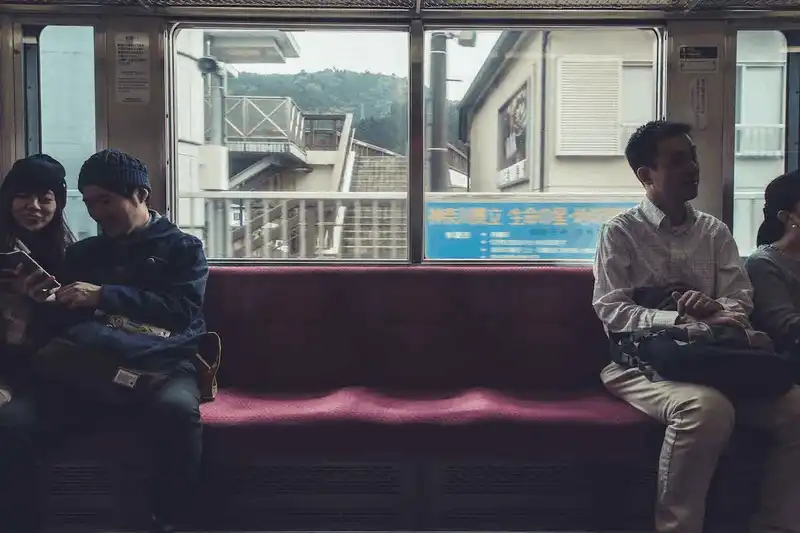 wanderlust tips ngam nhin cuoc song doi thuong binh di o tokyo hoa le 5