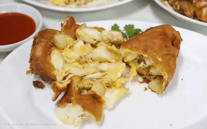 Raan Jay Fai - quán ăn đường phố Thái Lan đoạt sao Michelin 8 wanderlust tips raan jay fai quan duong pho thai lan doat sao michelin 1