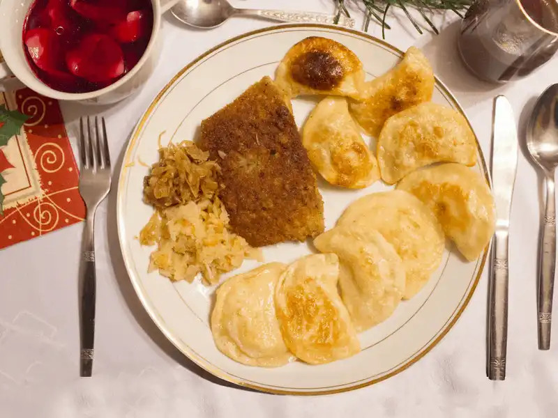 wanderlust tips su khac biet cua bua toi giang sinh o 12 nuoc tren the gioi 12