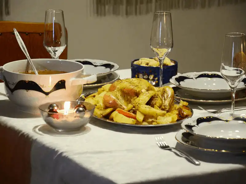 wanderlust tips su khac biet cua bua toi giang sinh o 12 nuoc tren the gioi 13