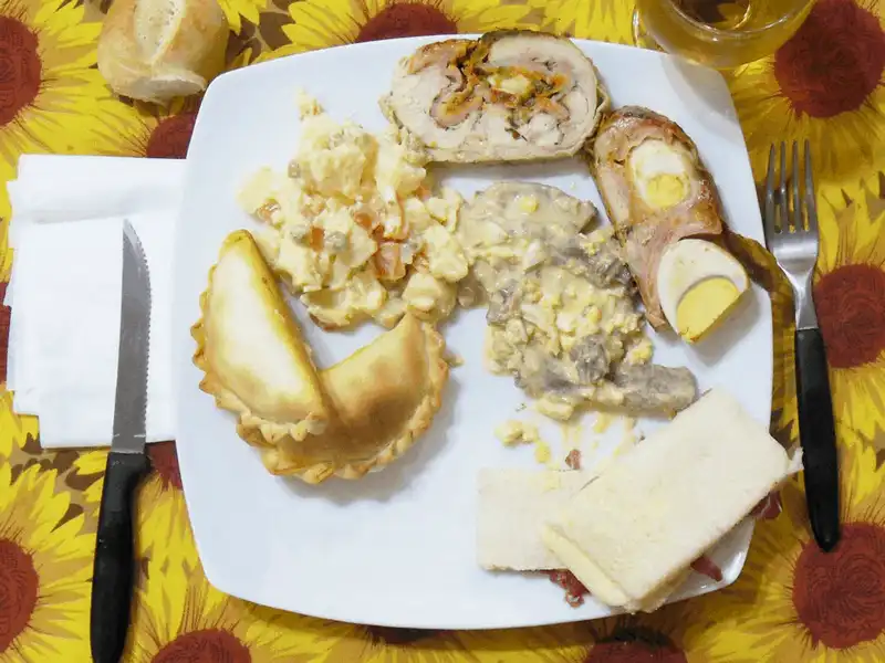 wanderlust tips su khac biet cua bua toi giang sinh o 12 nuoc tren the gioi 9