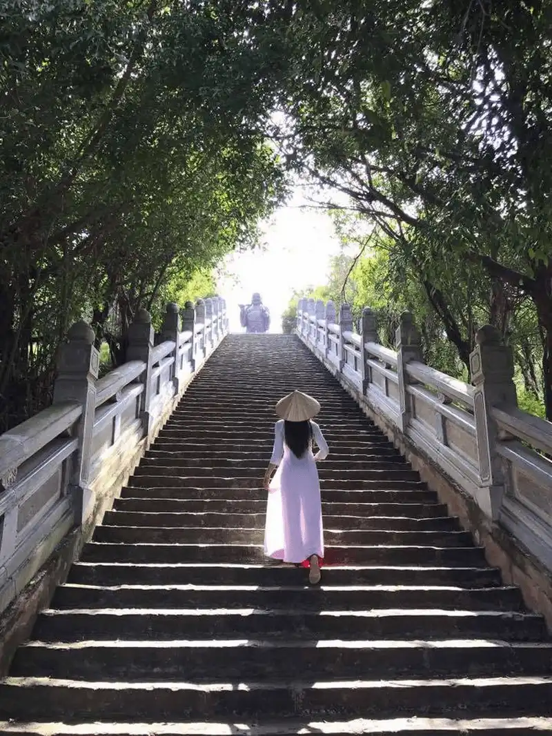 Thái Phương Thanh – Cô gái mê du lịch bụi và áo dài 10 wanderlust tips thai phuong thanh co gai thich thich phuot bui va mac ao dai 1