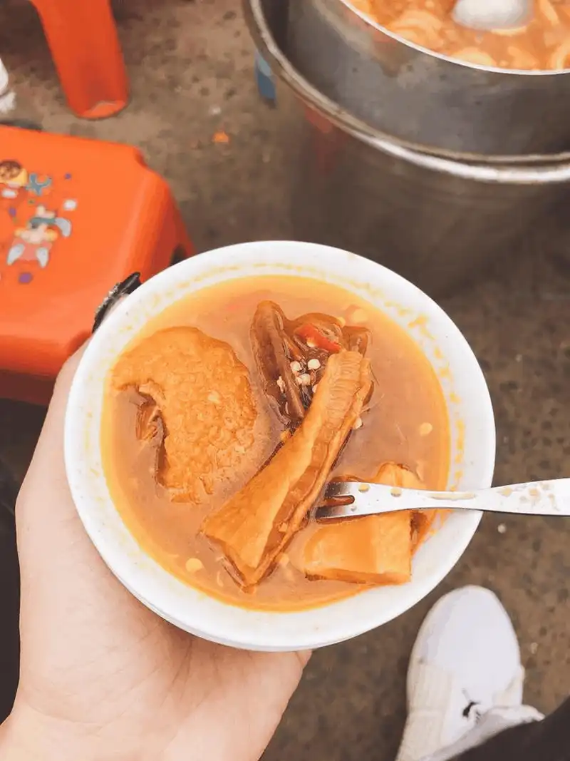 wanderlust tips theo chan ly phuong chau thuong thuc 3 mon duong pho o sai gon 2