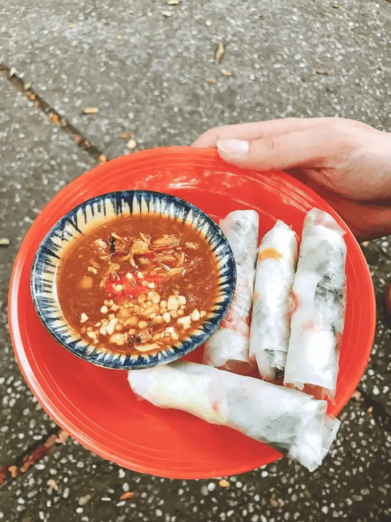 wanderlust tips theo chan ly phuong chau thuong thuc 3 mon duong pho o sai gon 7