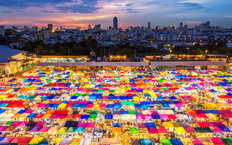 4 khu chợ những tín đồ mua sắm nhất định phải ghé thăm khi đến Bangkok 5 wanderlust tips 4 khu cho nhung tin mua sam nhat dinh phai ghe tham khi den thai lan 1