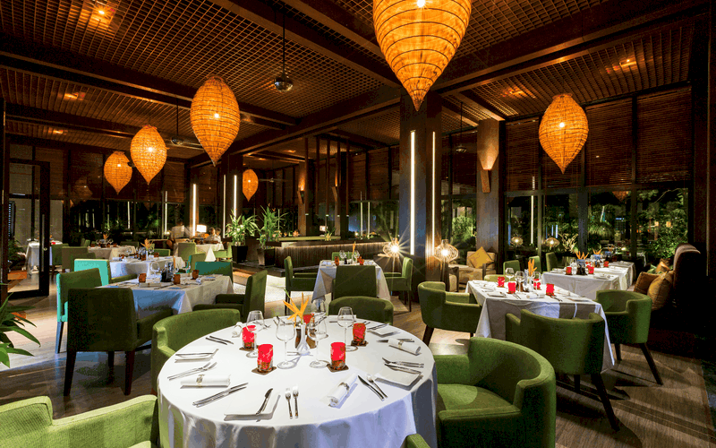 wanderlust tips Chia se yeu thuong mua le hoi tai Sunrise Premium Resort Spa Hoi An 11