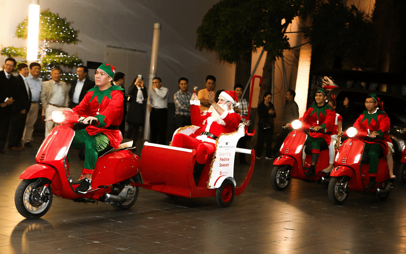 Lễ thắp sáng cây thông Noel đầy mới lạ tại JW Marriott Hanoi