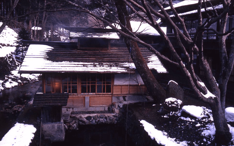 wanderlust tips top 10 khach san lau doi nhat the gioi 0