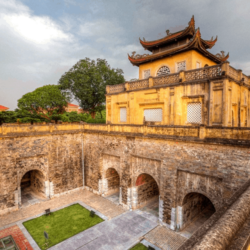 wanderlust tips dua vao hoat dong ung dung huong dan tham quan hoang thanh thang long 1