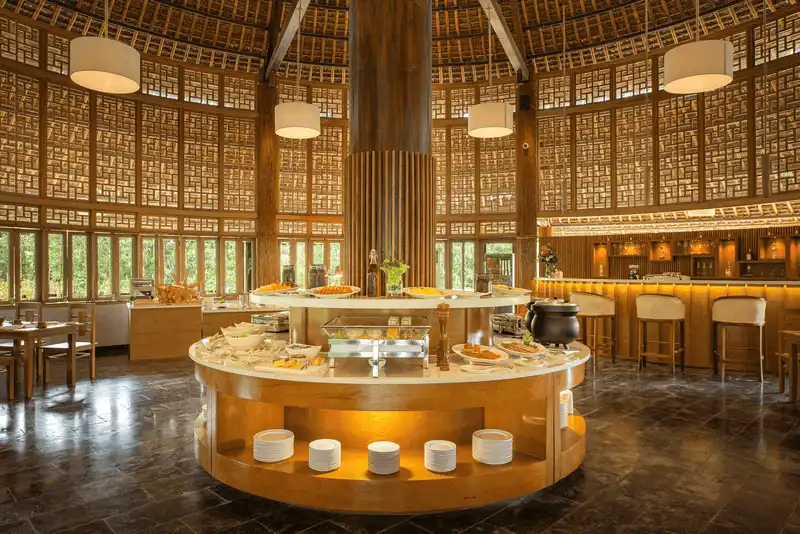 Toàn cảnh khu vực nhà hàng tại Alba Wellness Resort