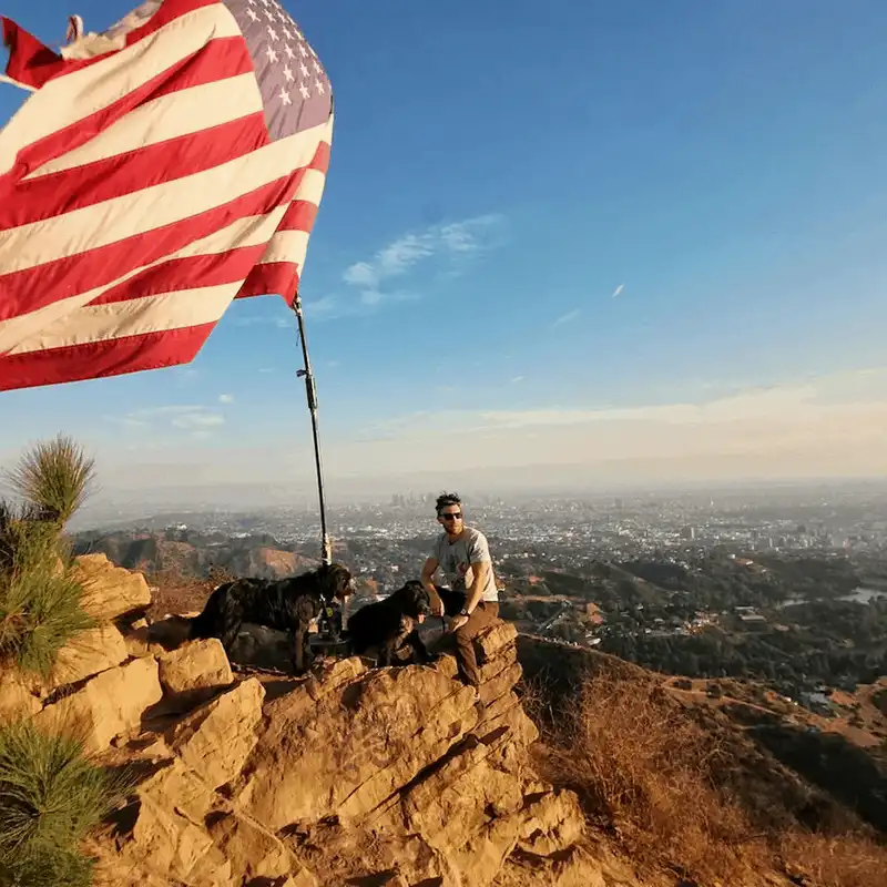 wanderlust tips chang trai du lich khap nuoc my cung 2 chu cun cung 3