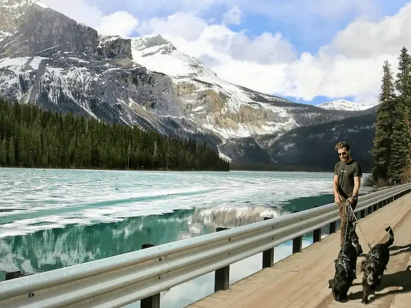 wanderlust tips chang trai du lich khap nuoc my cung 2 chu cun cung 6