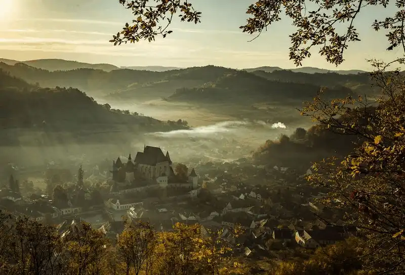 wanderlust tips chiem nguong nhung hinh anh dep nhu co tich o romania 1