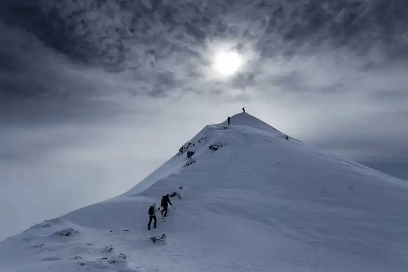 wanderlust tips chiem nguong nhung hinh anh dep nhu co tich o romania 16