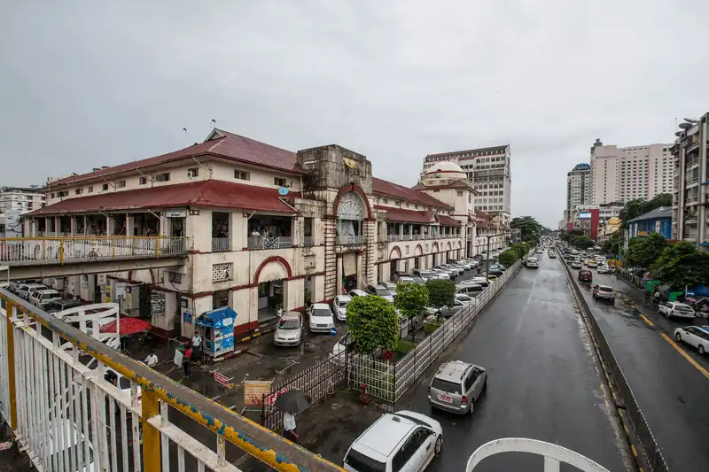 wanderlust tips ghe tham 5 khu cho day mau sac nhat o yangon myanmar 1