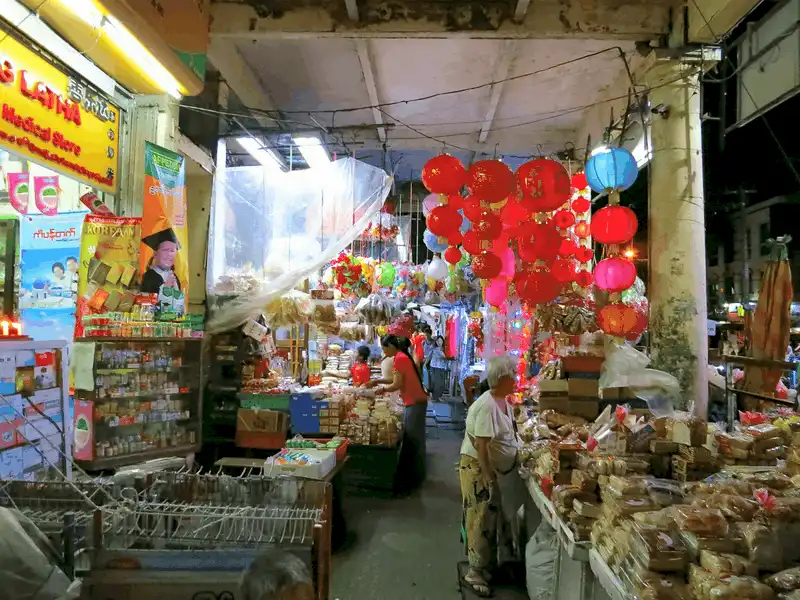 wanderlust tips ghe tham 5 khu cho day mau sac nhat o yangon myanmar 8