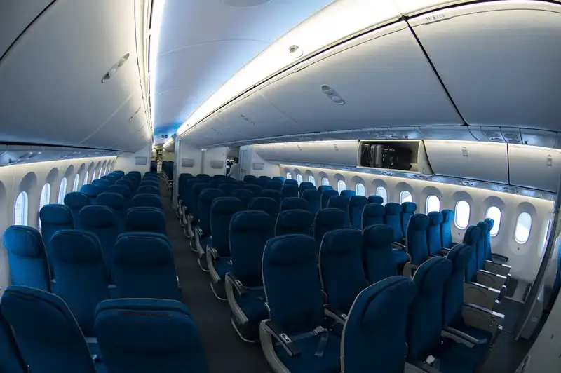 wanderlust tips kham pha 2 phien ban may bay boeing 787 9 va 787 10 3