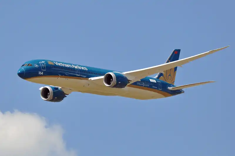 wanderlust tips kham pha 2 phien ban may bay boeing 787 9 va 787 10 4