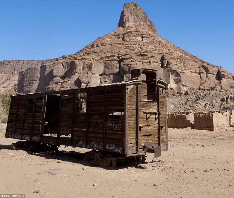 wanderlust tips kham pha rap xe ut dat nuoc bi vua mo cua cho khach du lich 15