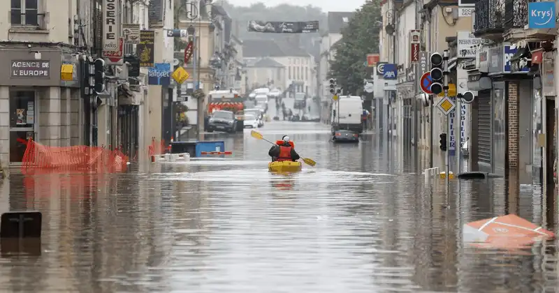 wanderlust tips nuoc song seise dang cao paris ngap lut nghiem trong 1