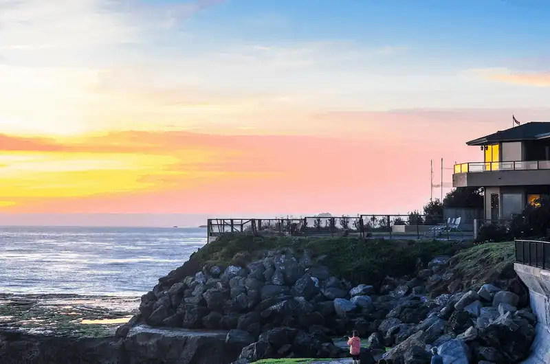 wanderlust tips top 10 thanh pho co muc song dat nhat gioi nam 2018 7