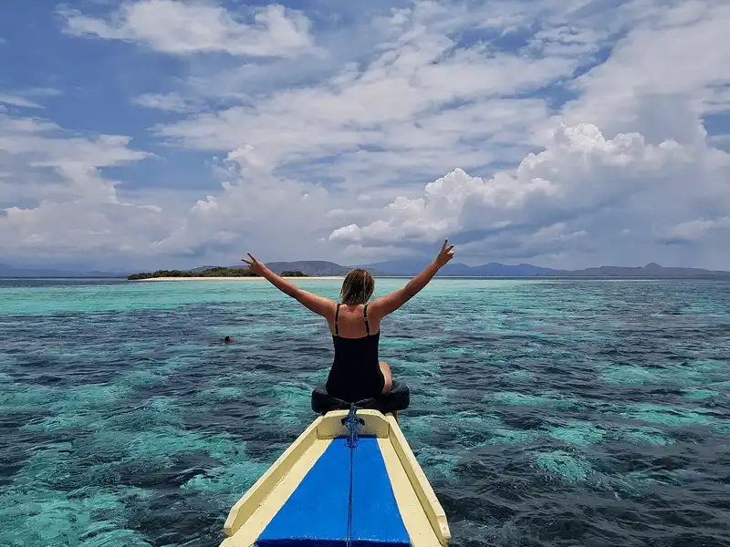 wanderlust tips travel blogger emily luxton hay luon mo rong long va noi co voi moi co hoi 1