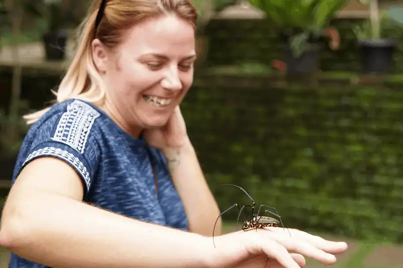 wanderlust tips travel blogger emily luxton hay luon mo rong long va noi co voi moi co hoi 3