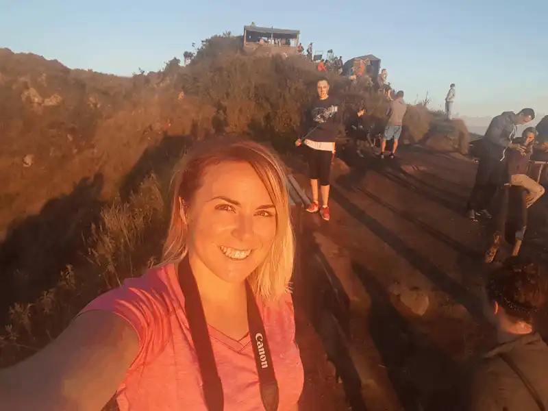 wanderlust tips travel blogger emily luxton hay luon mo rong long va noi co voi moi co hoi 4