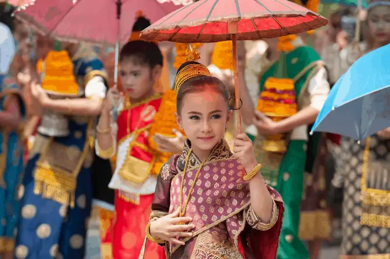 wanderlust tips tung bung nhung le hoi don nam moi o cac nuoc chau 7