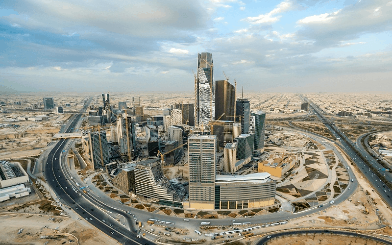 Arab Saudi nới lỏng quy định cho phép du khách nữ nhập cảnh một mình