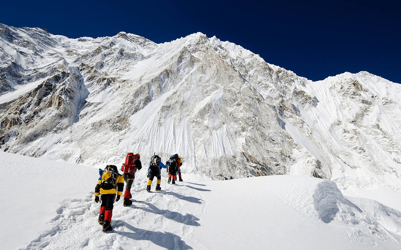 Nepal ra quy định cấm người độc hành và người khuyết tật leo núi Everest Nepal ra quy định cấm người độc hành và người khuyết tật leo núi Everest