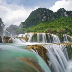wanderlust tips chiem nguong 10 thac nuoc ki vi nhat hanh tinh 2