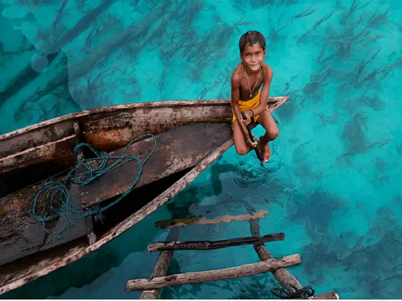 Bajau - Bộ tộc có khả năng bơi lặn như "người cá" 9 wanderlust tips bajau bo toc co kha nang boi lan nhu nguoi ca 8