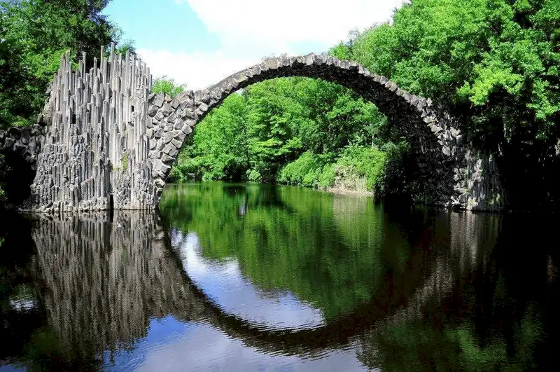 wanderlust tips chiem nguong 8 cay cau co thiet ke tuong nhat gioi 5