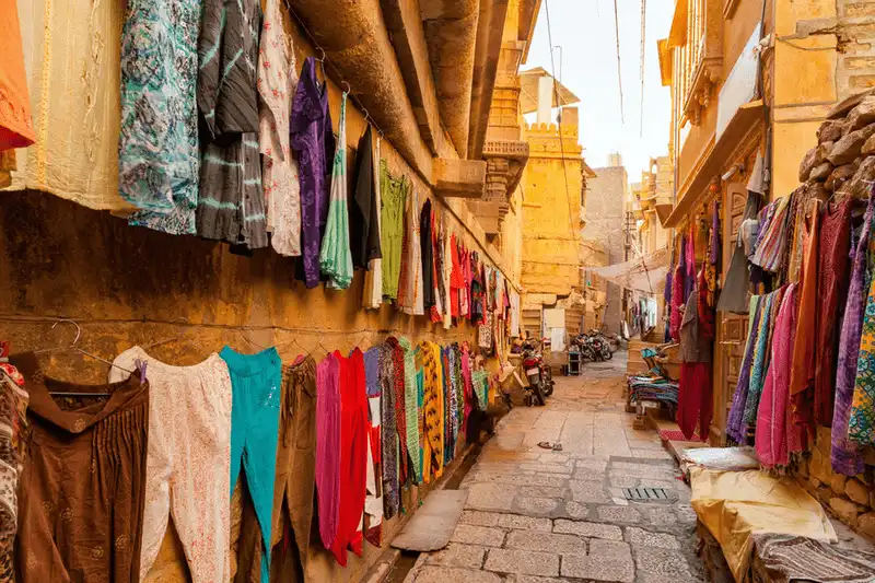 wanderlust tips ngam nhin 12 con pho tuyet dep tren khap the gioi 12