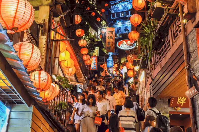 wanderlust tips ngam nhin 12 con pho tuyet dep tren khap the gioi 3