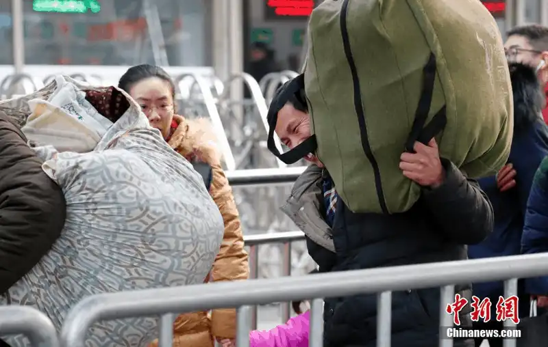 wanderlust tips xuan van 2018 cuoc dai di cu lon nhat hanh tinh o trung quoc 5