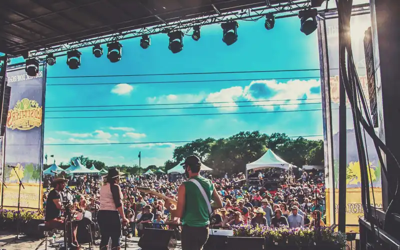 3 địa điểm lý tưởng dành cho chuyến du lịch vào tháng 4 20 wanderlust tips 3 dia diem li tuong danh cho chuyen du lich vao thang 4 14